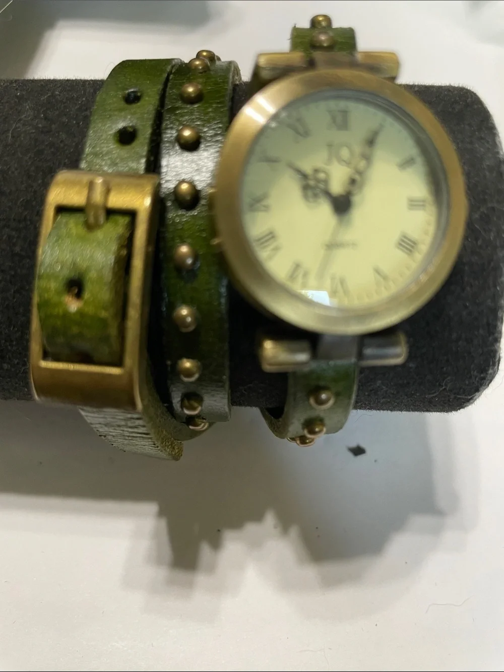 JQ Classic Green Wrap Around Leather Bracelet Watch.  Needs Battery.